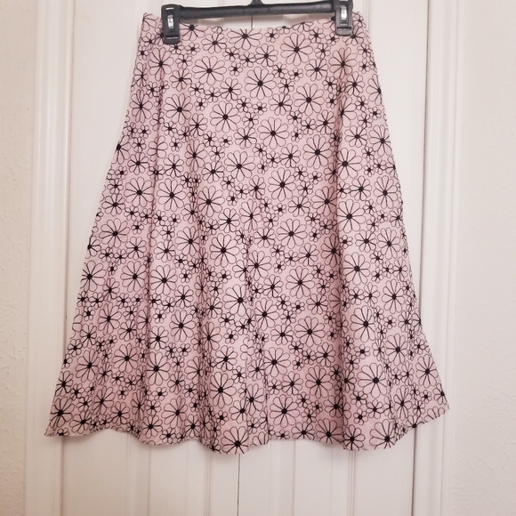 Pink and Black Floral Embroidered Skirt - Picture 5 of 6